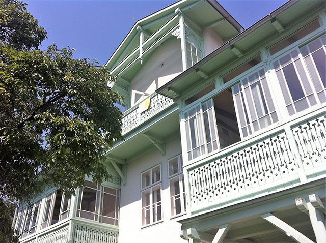Jugendstil-Villa mit Holzbalkon