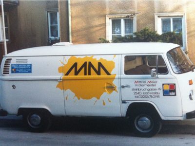 Firmenbus mit MM-Logo